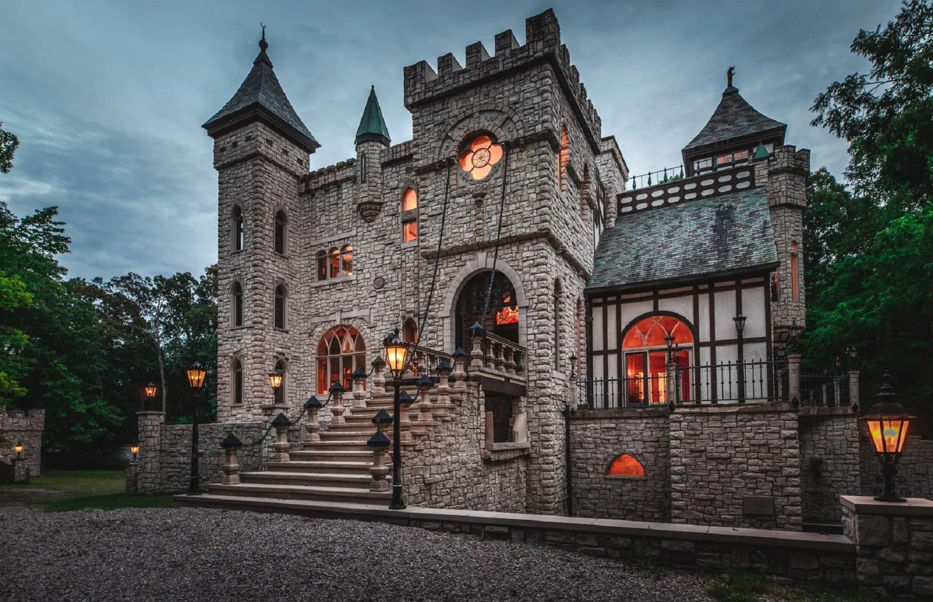 Faux-medieval castle, Oakland County, Michigan