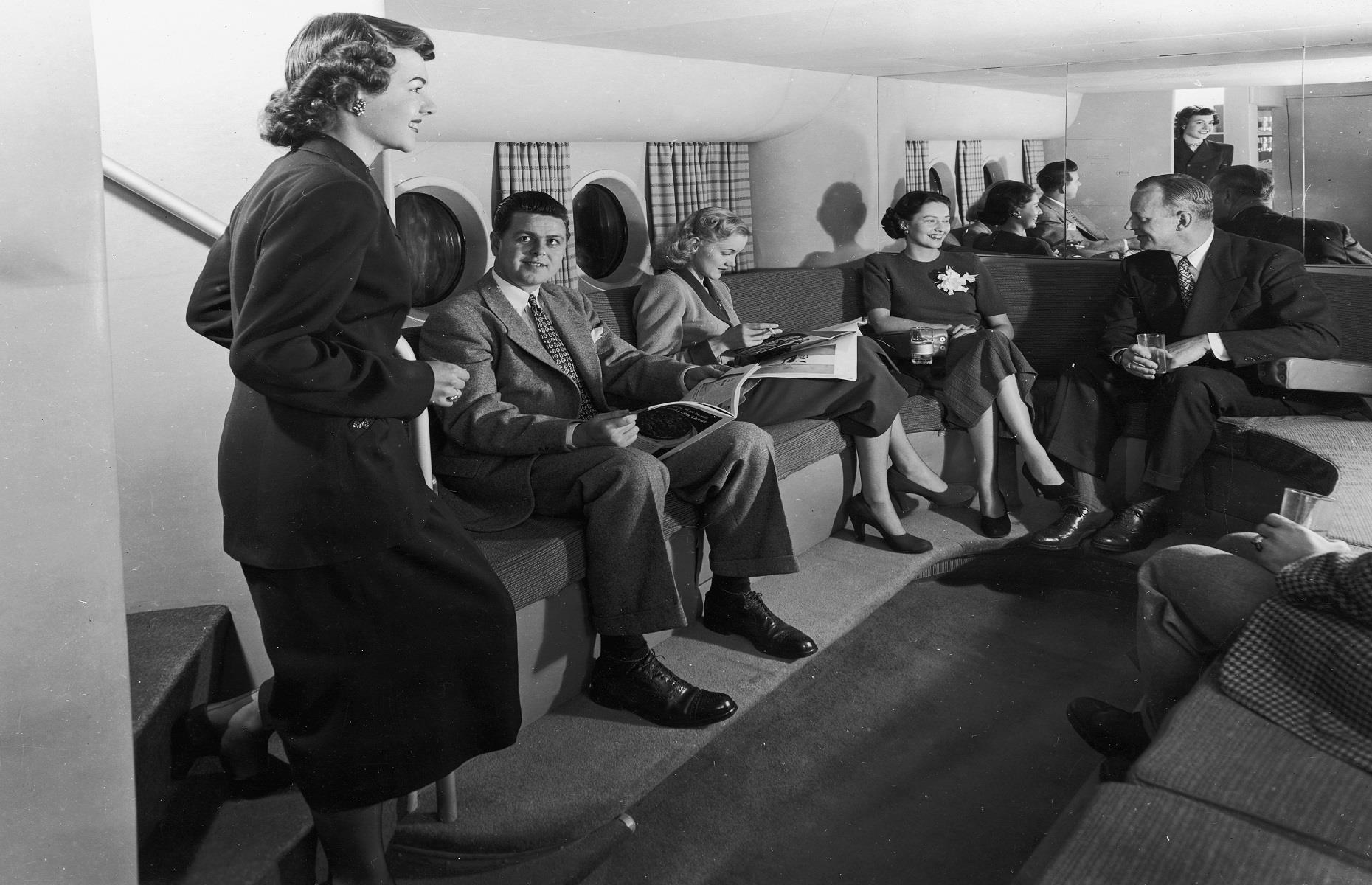 1940s: the communal lounge aboard a Boeing aeroplane