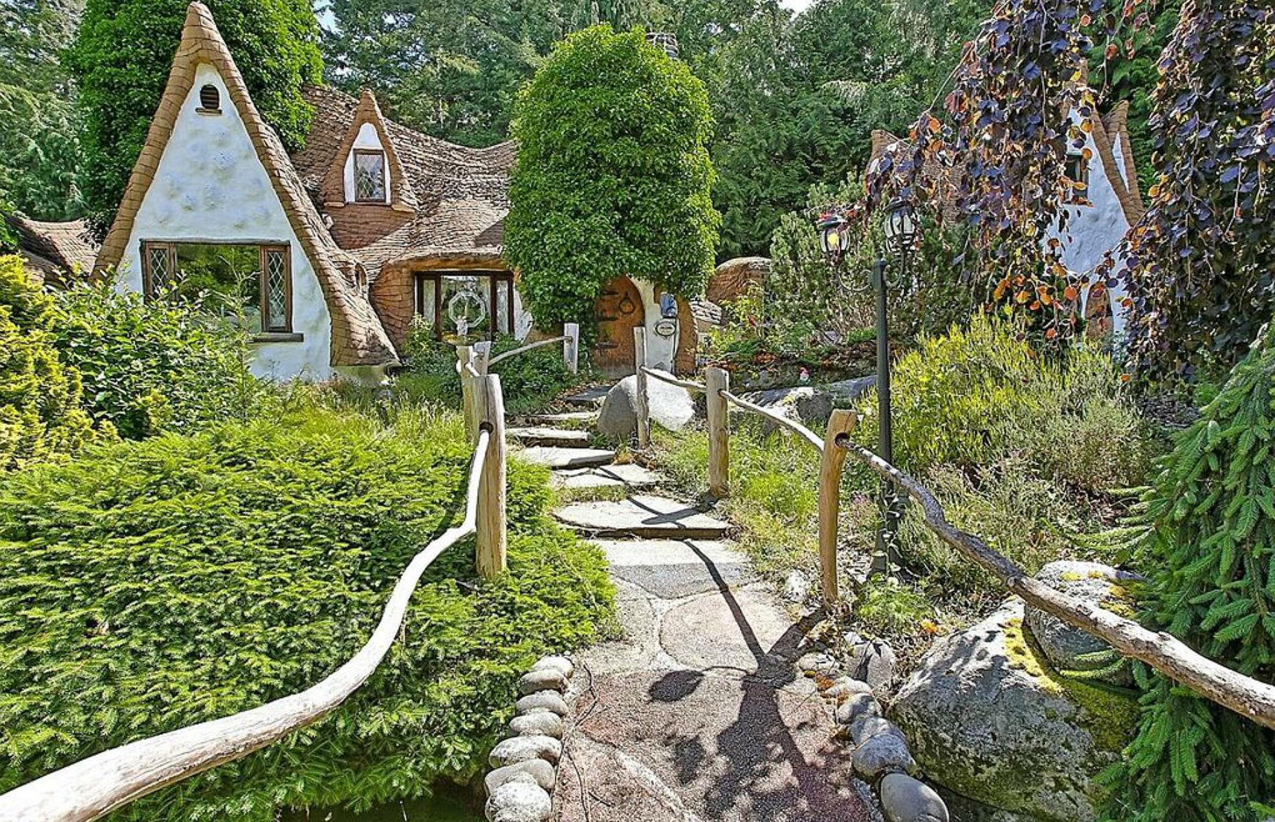 Snow White's Cottage, Washington, USA