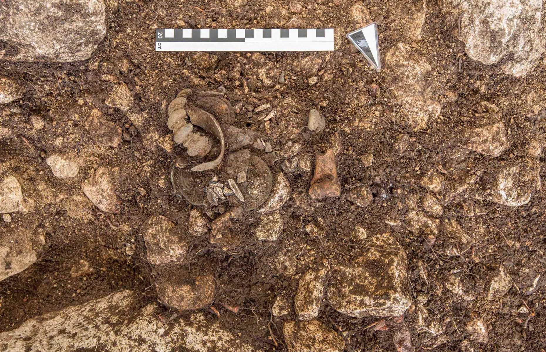 High-status Iron Age burial pits, Austria
