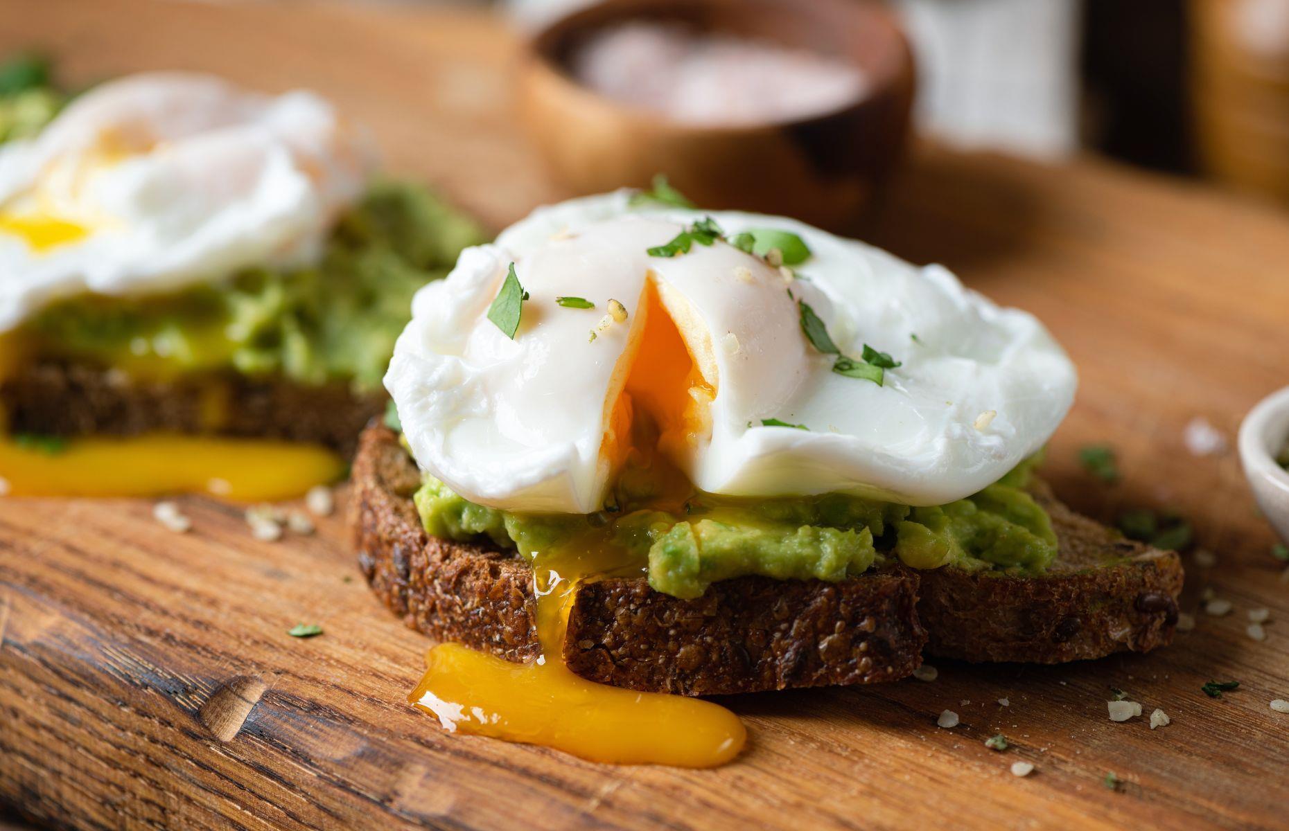20. Jamie Oliver: Make perfect poached eggs