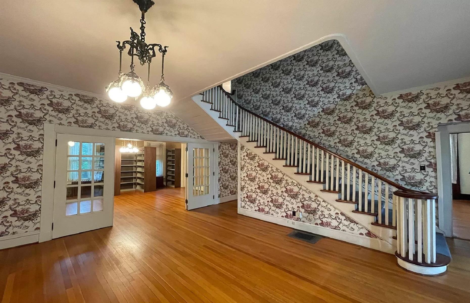 Greek Revival-style home, Logansport, Indiana: $315,000 (£258k)