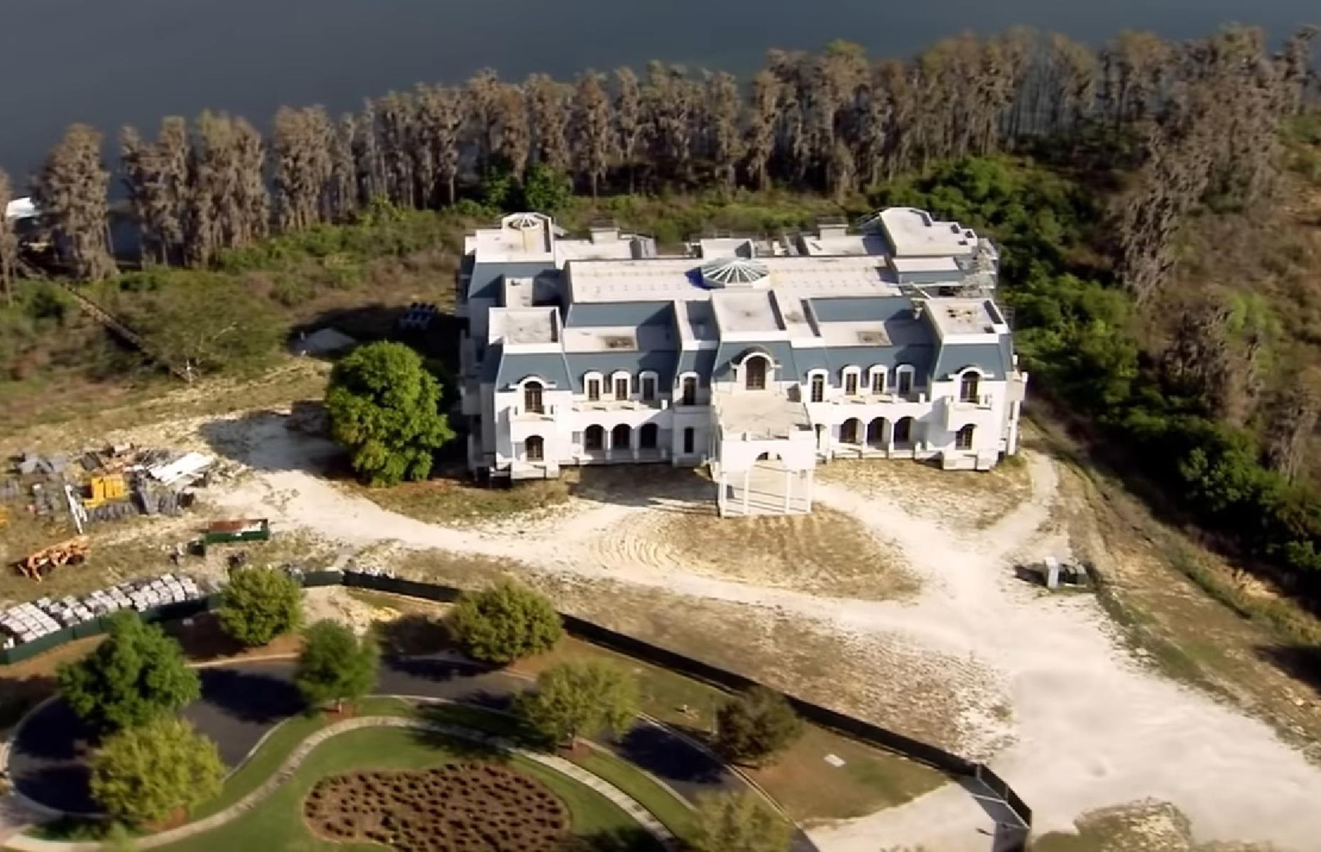 „Versailles“ von Florida, USA