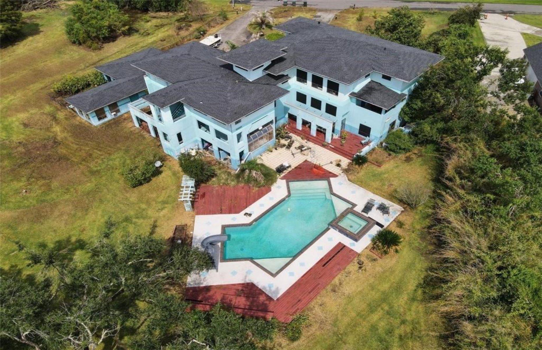 Modern mansion, Lake Charles, Louisiana: $385,000 (£315k)