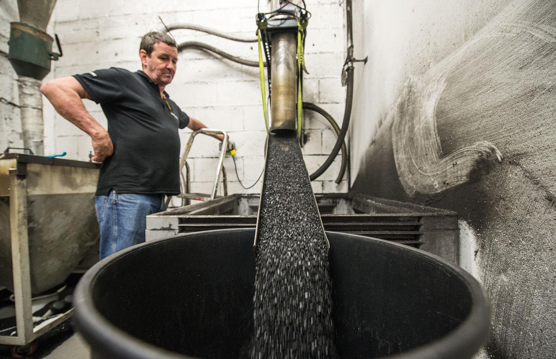 What are manufacturers doing to make vinyl records more sustainable?