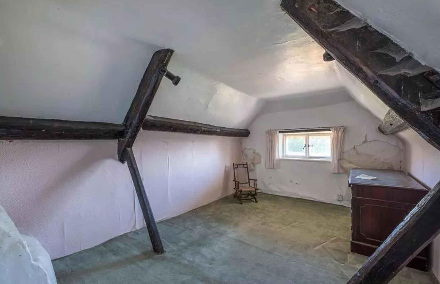 Historic agricultural cottage, Isle of Wight, UK: $485,000 (£350k)