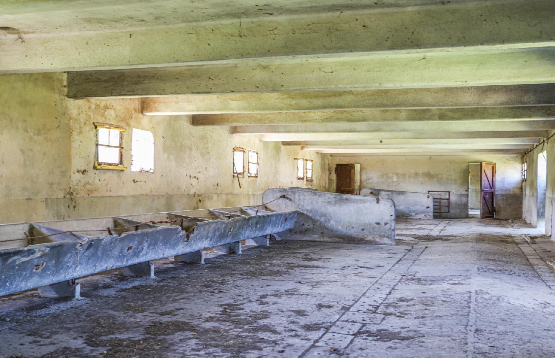 Livestock barn, Haute-Vienne, France: £159,980 ($192k)