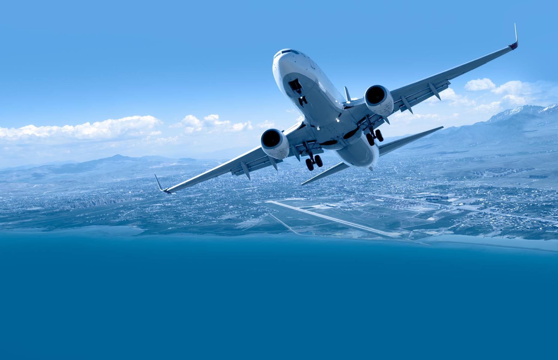 Air on top of the wings creates lift, not the air below