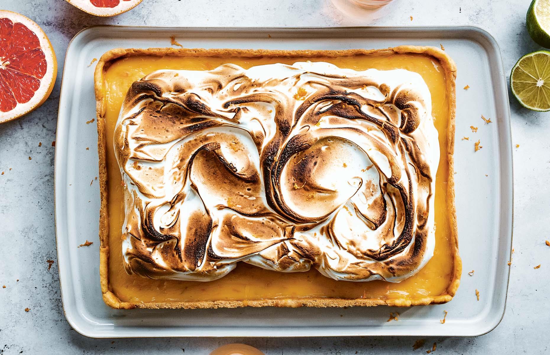 Grapefruit meringue pie