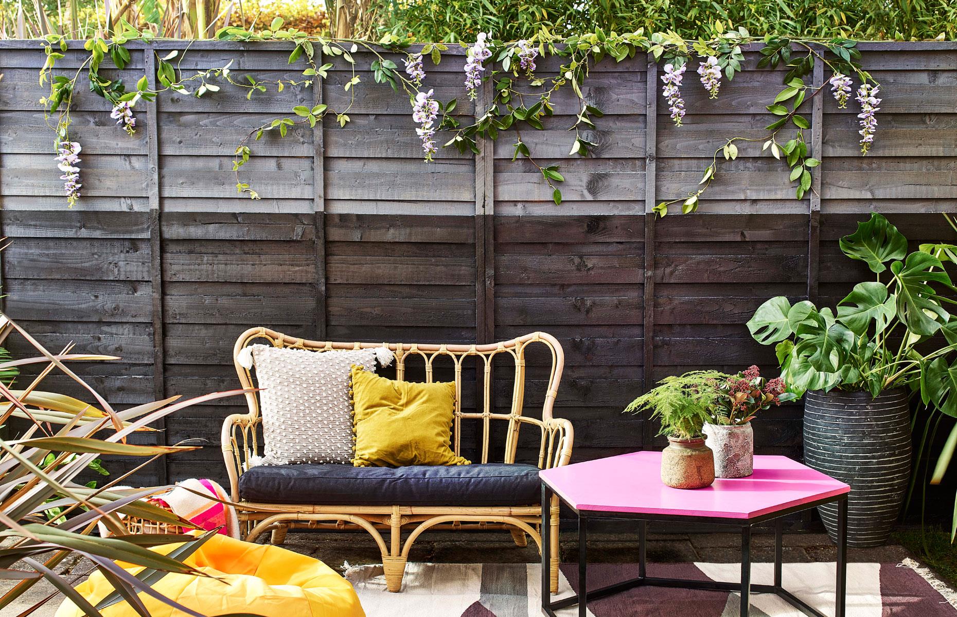 Make the fence two-tone