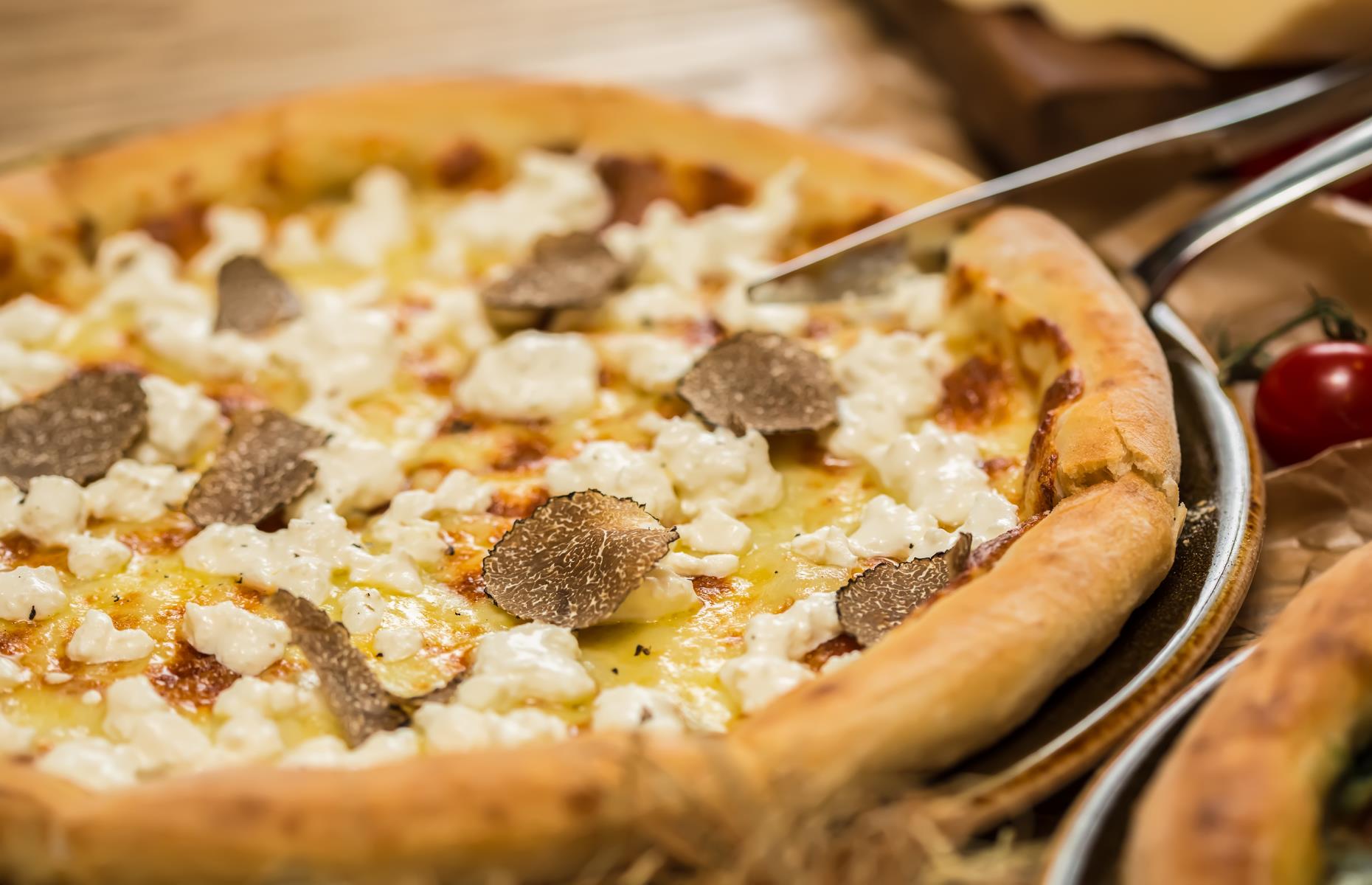 Pizza: Dhs441 ($120/£92)