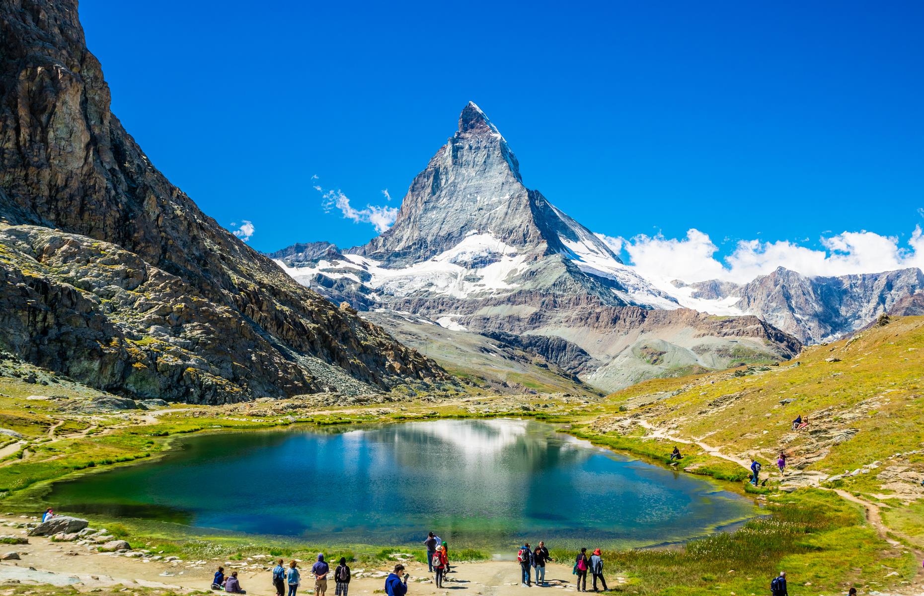 The high mountain in europe is. Гора Маттерхорн в Швейцарии. Церматт Швейцария. Гора Церматт Швейцария. Matterhorn гора в Швейцарии.