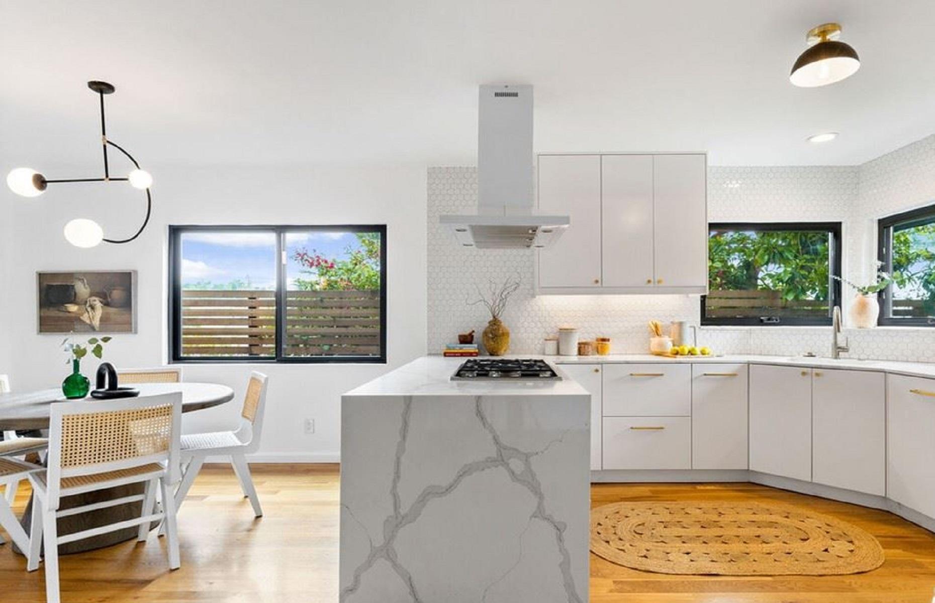 Ranch-style bungalow makeover, California, USA