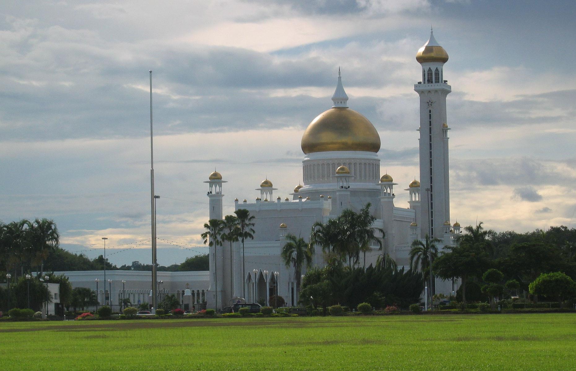7. Brunei's royal family: at least $28 billion (£22.7bn)