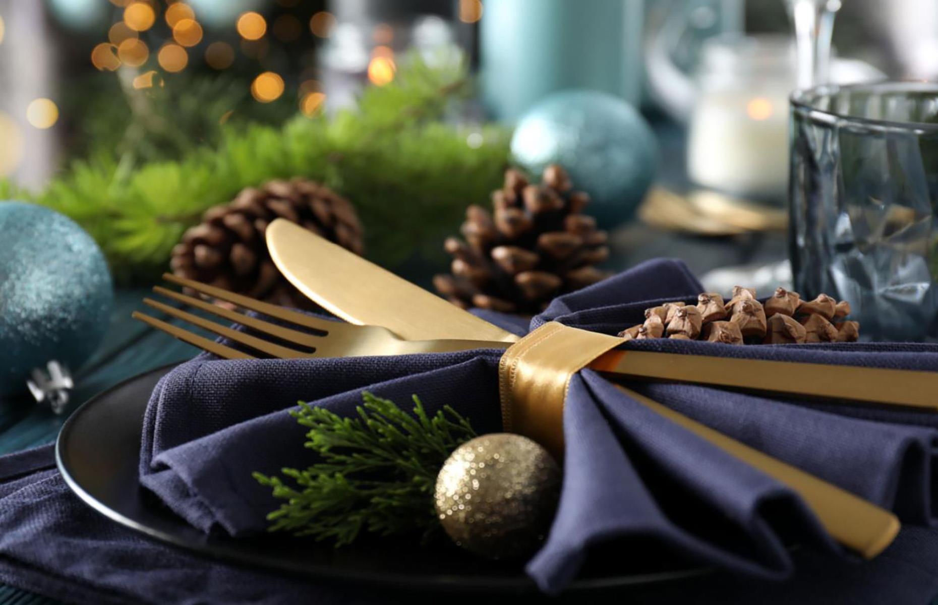 10.30am Christmas Day: lay the table