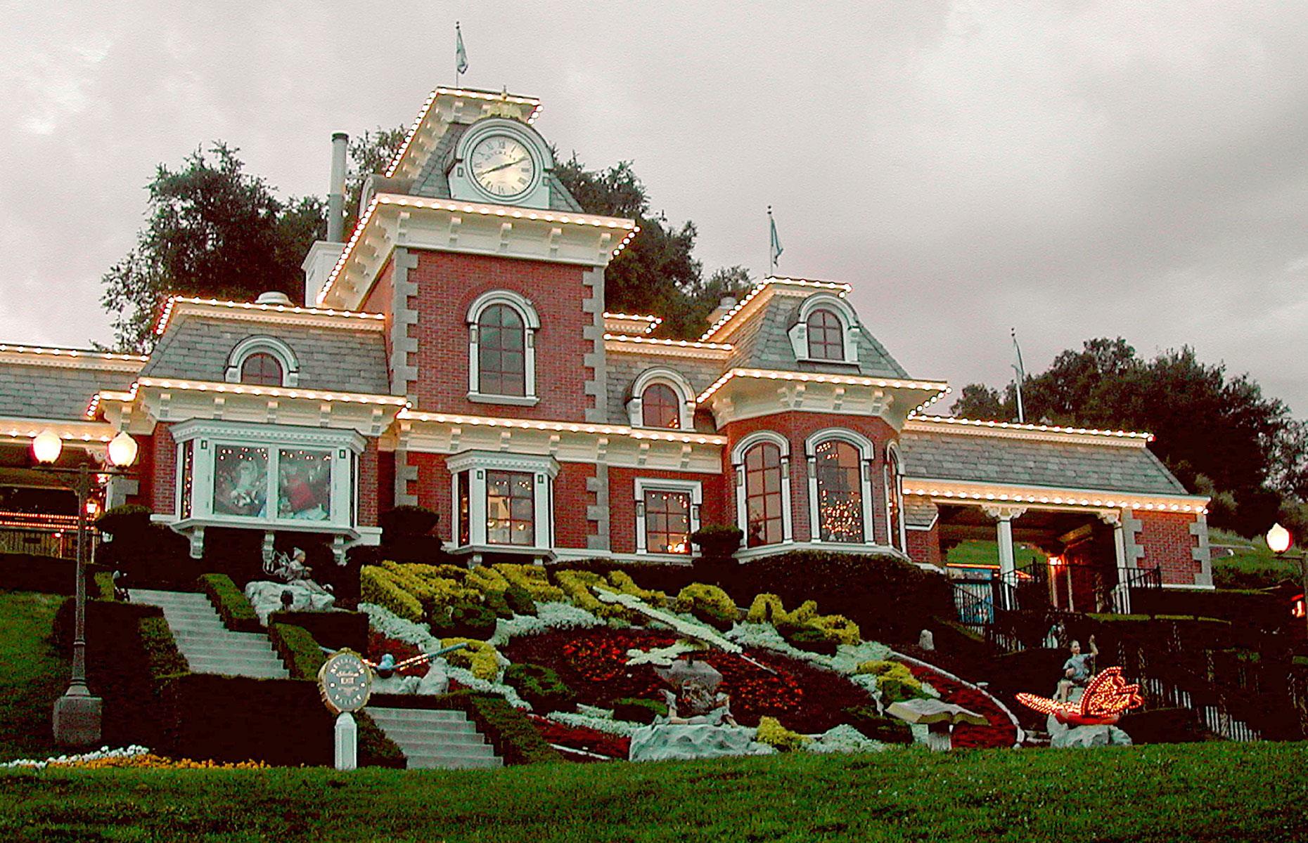 Neverland Ranch, Los Olivos, USA: Unbelievably expensive abandoned mansions