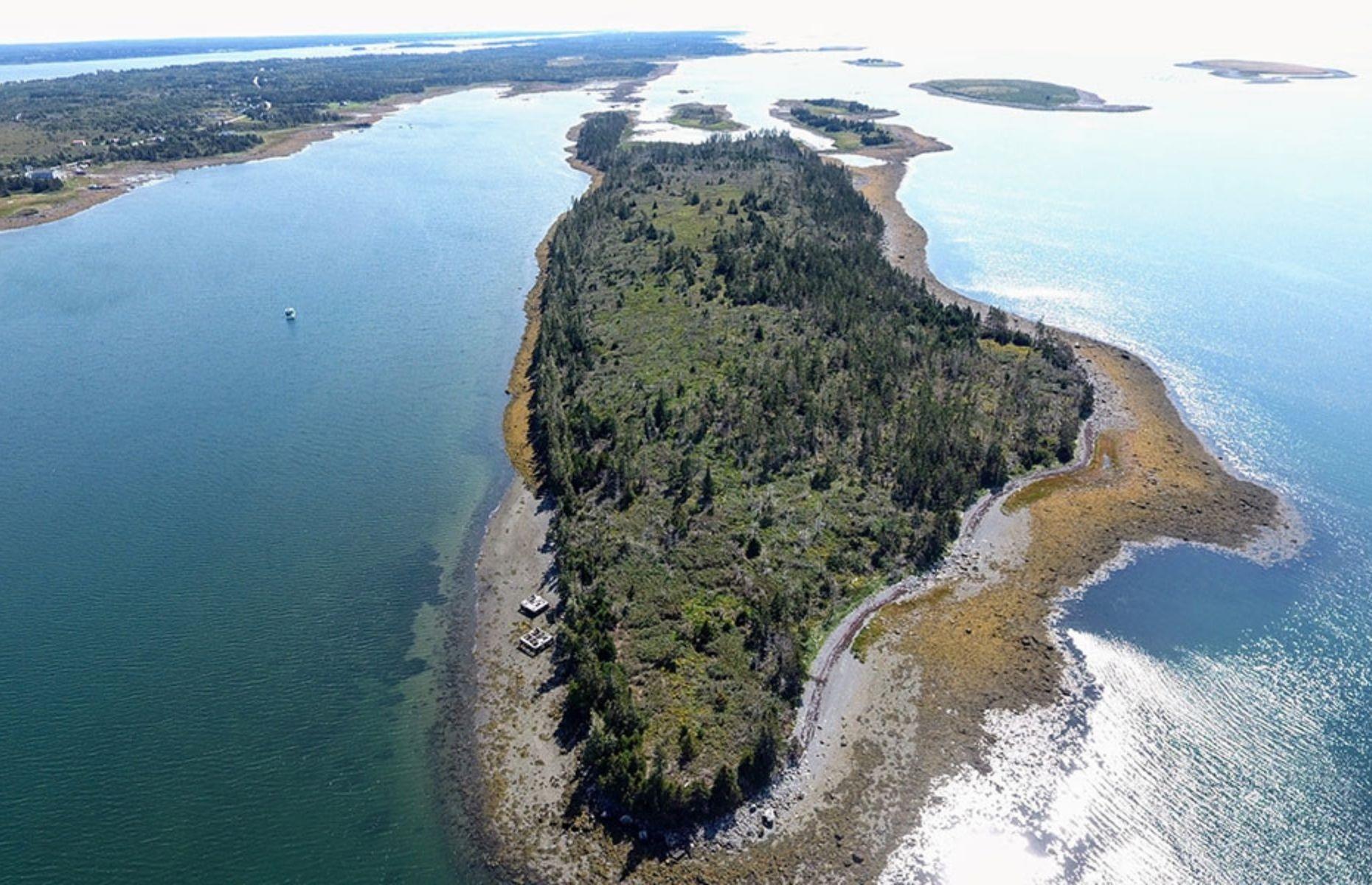 Frost Island, Nova Scotia, Canada: $240,638 (£176k)