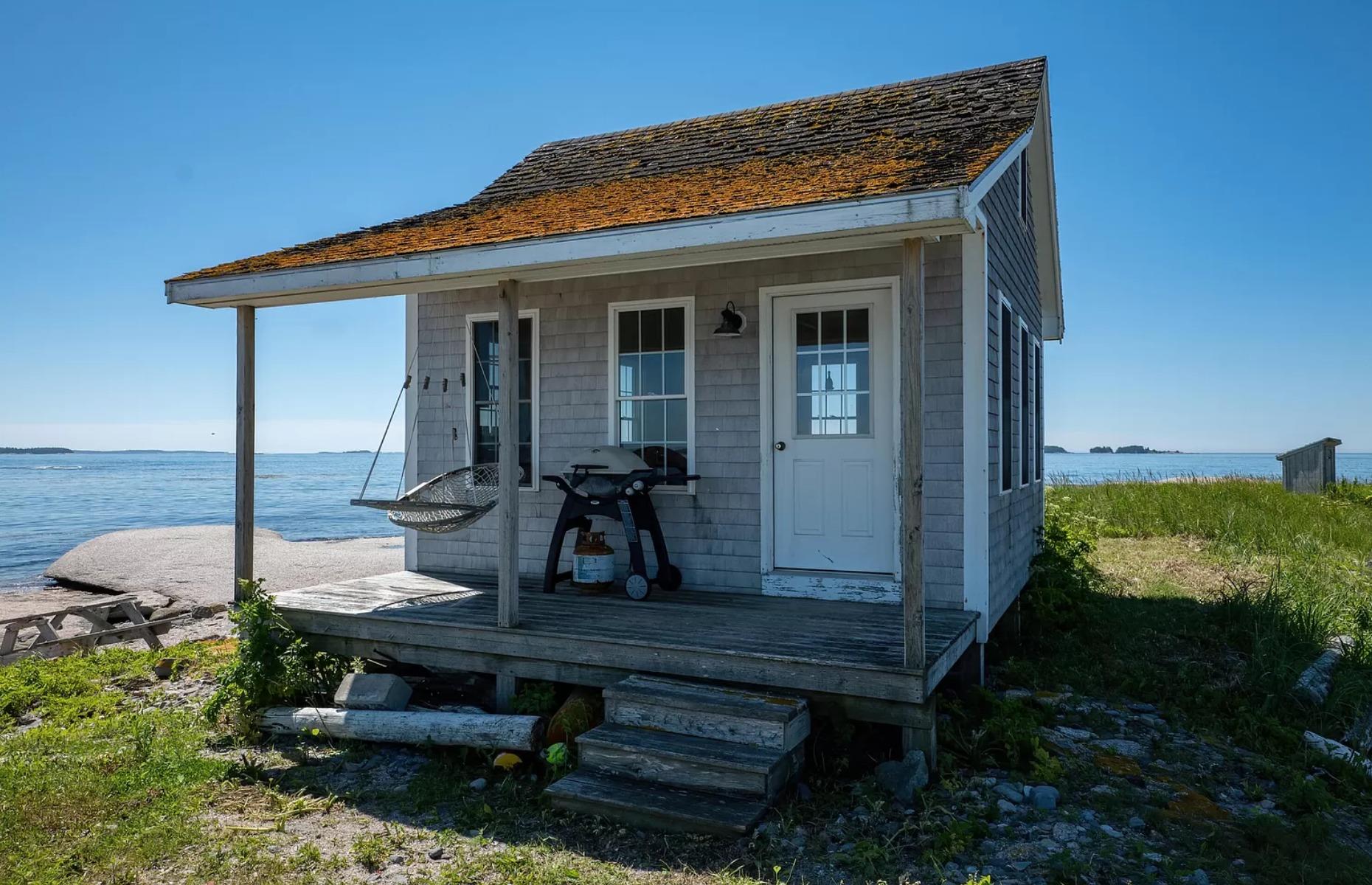Duck Ledge’s Island, Maine, USA: $339,000 (£260k)