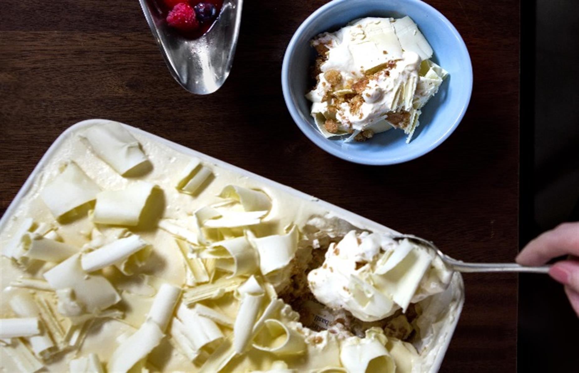 White chocolate no-bake cheesecake