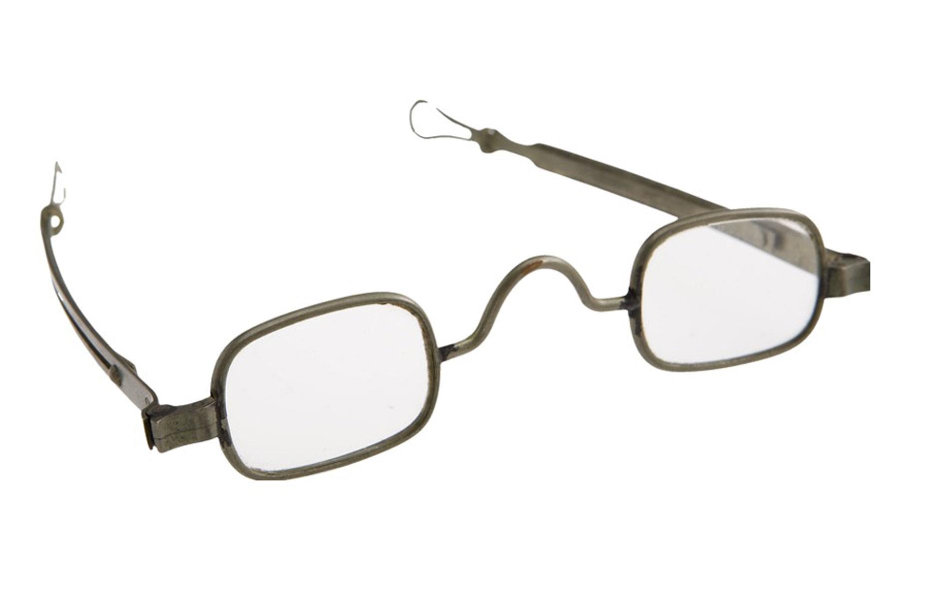 Abraham Lincoln's glasses: $179,250 (£143k)