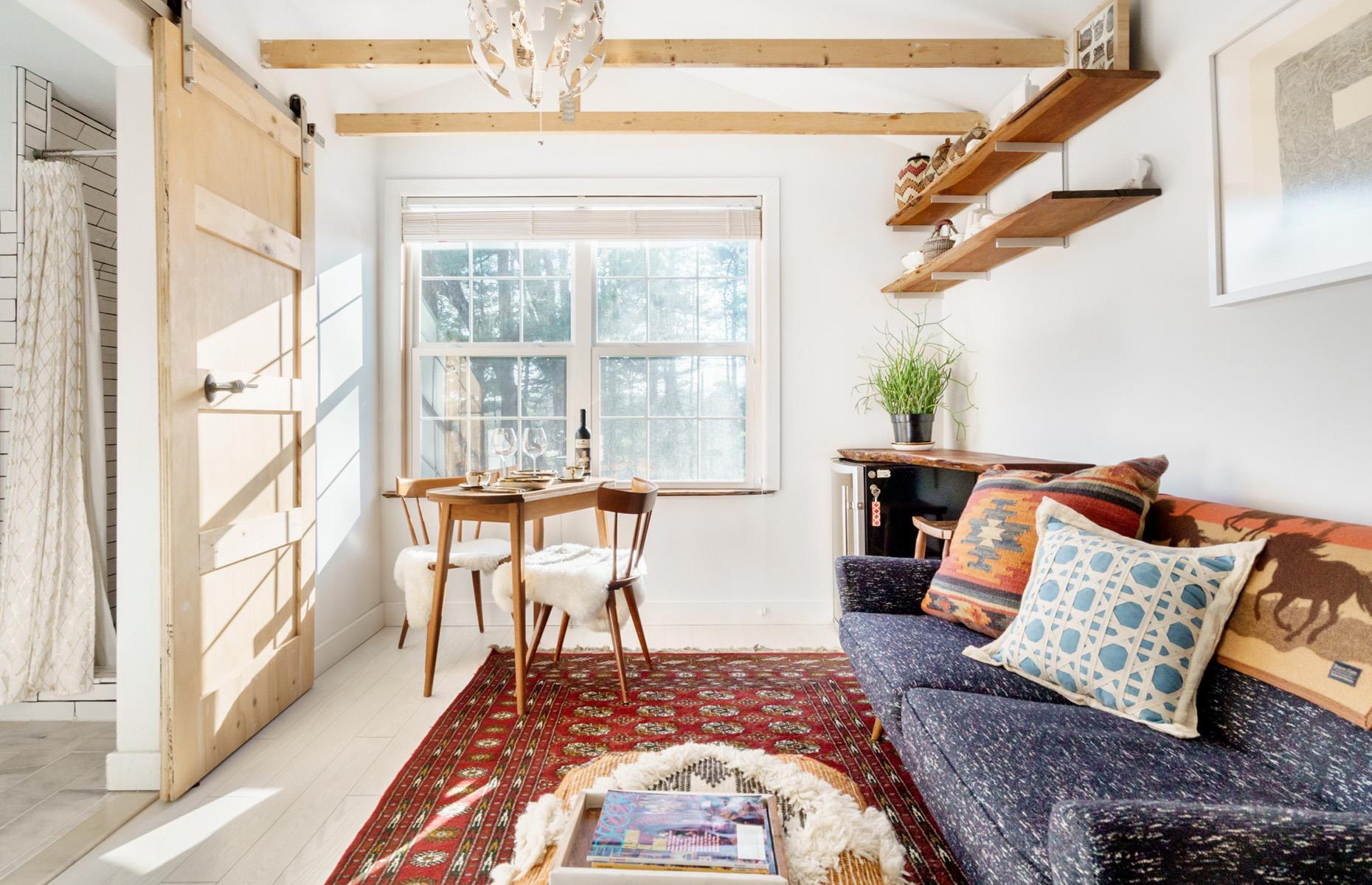 Pennsylvania: renovated studio, Media