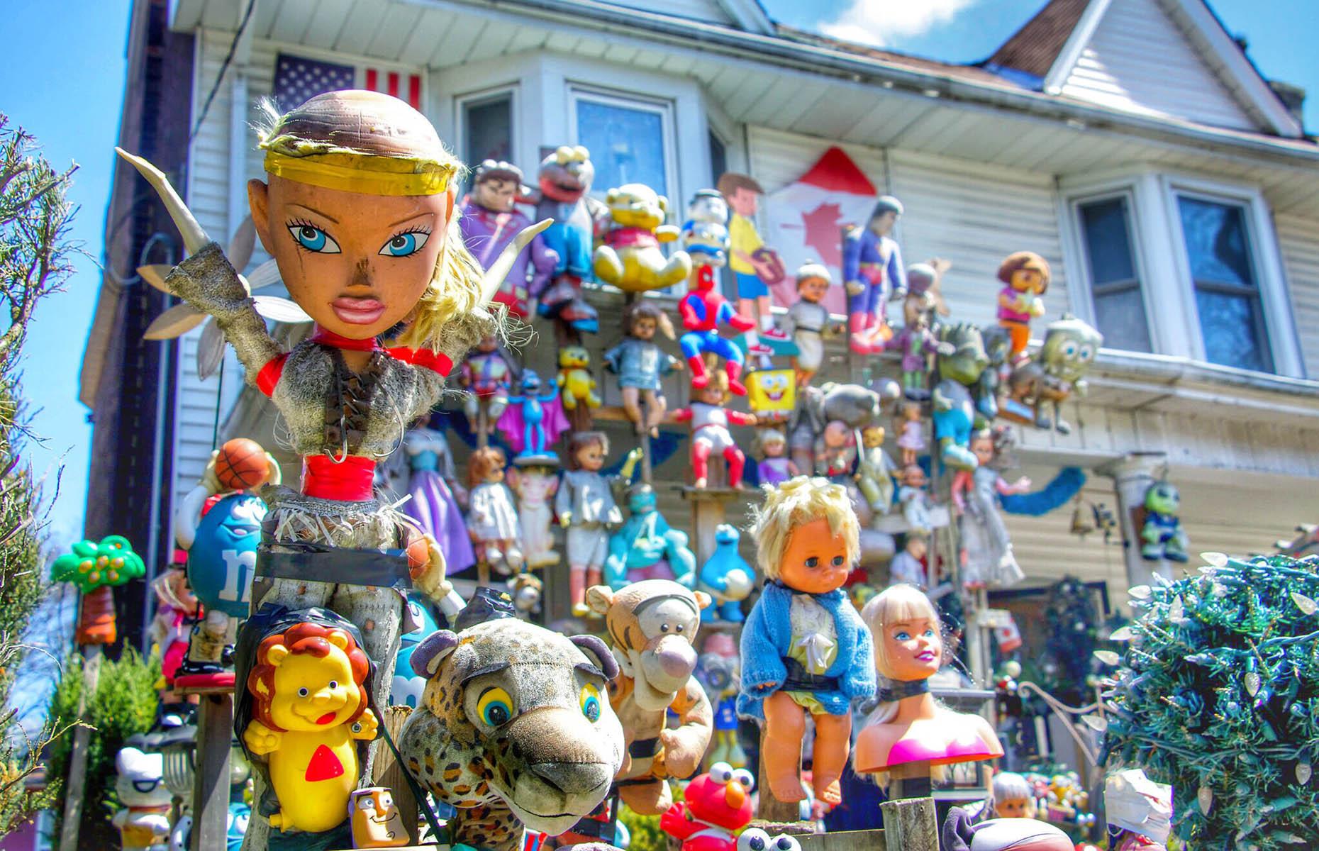 Leslieville's Crazy Doll House, Toronto, Ontario