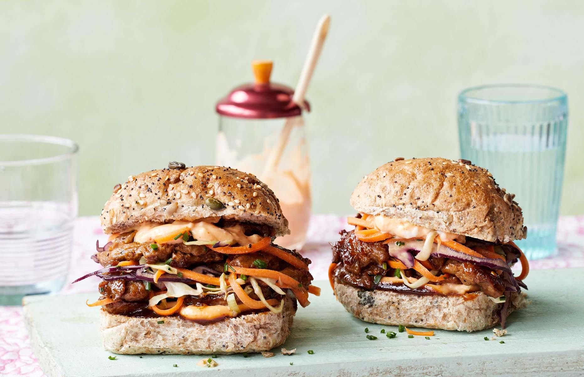 Shawarma-spiced seitan burger