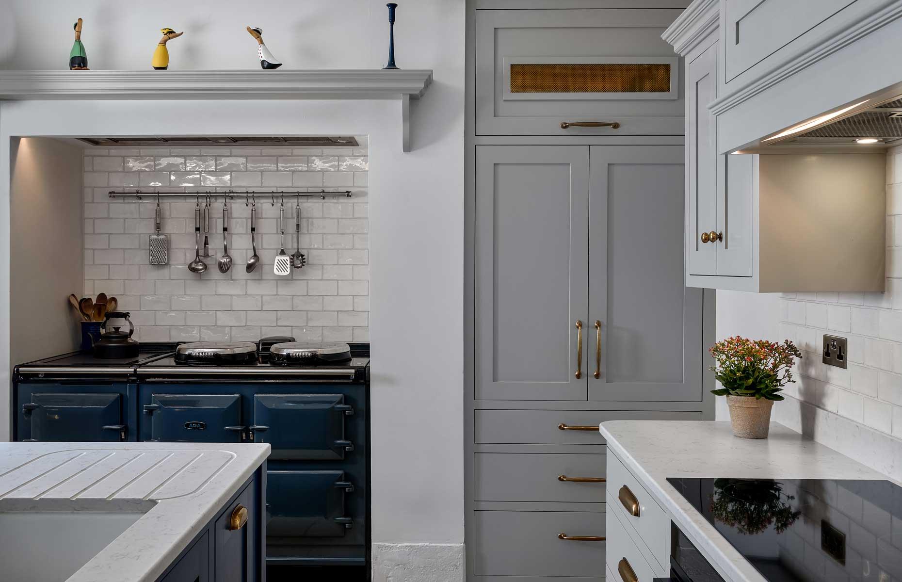 Huge farmhouse-style family kitchen