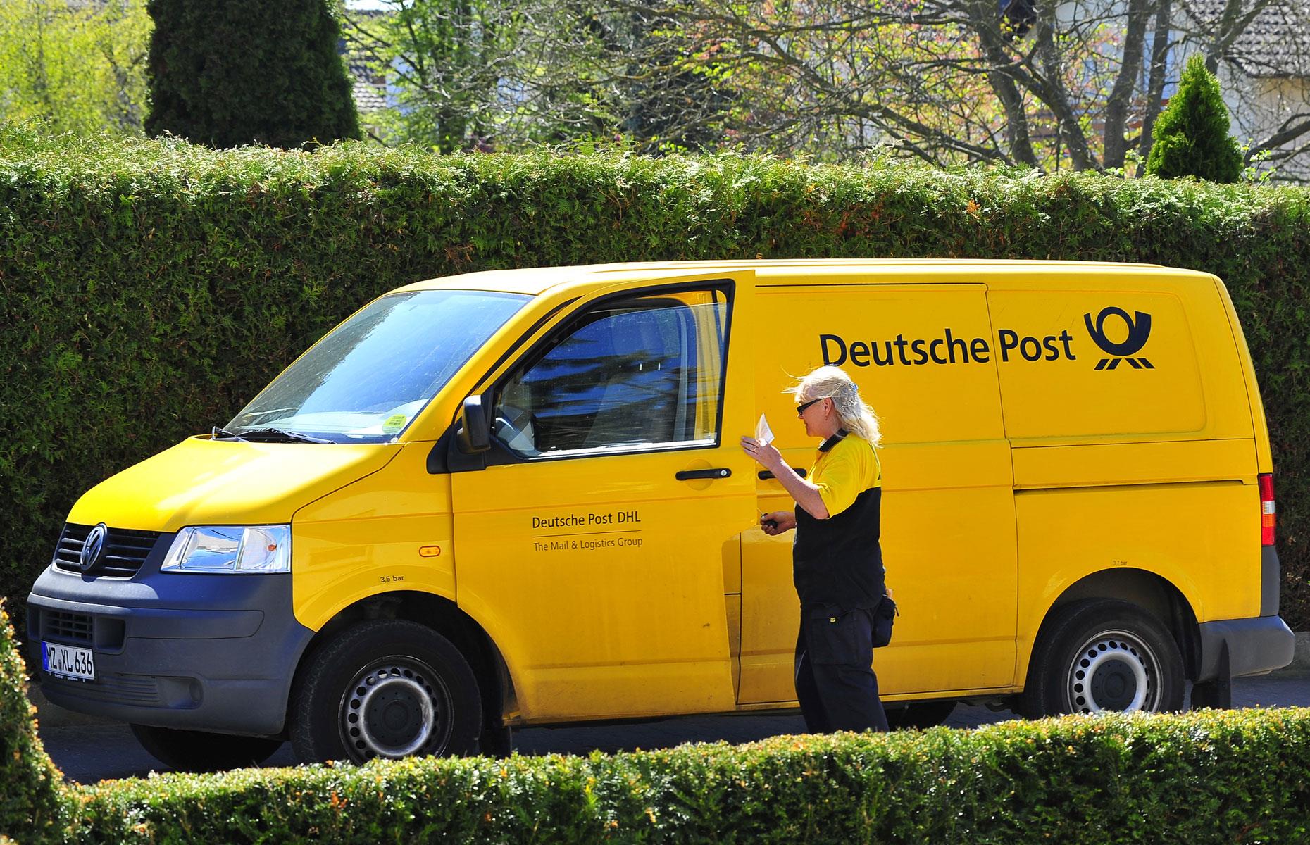 21. Deutsche Post DHL Group: 550,000 employees
