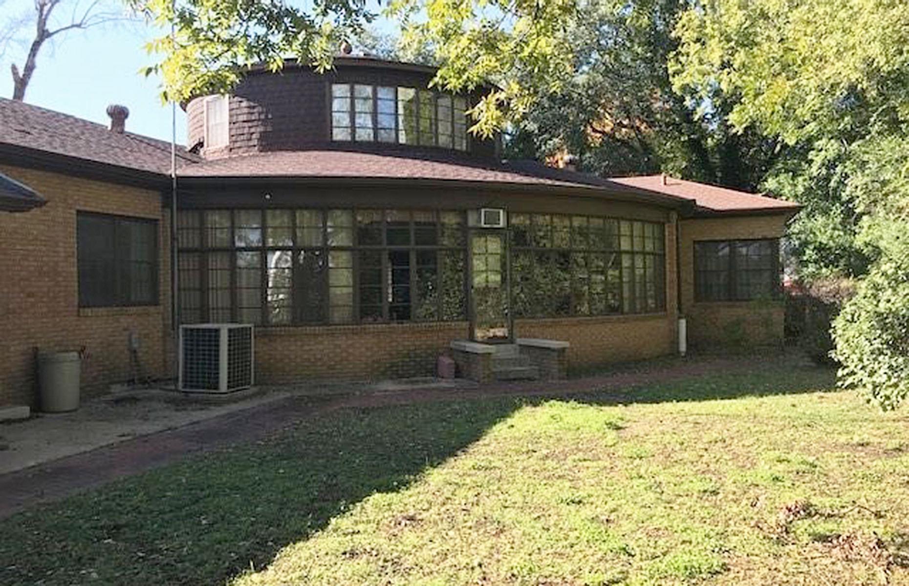 1950s round house, Texas, USA 