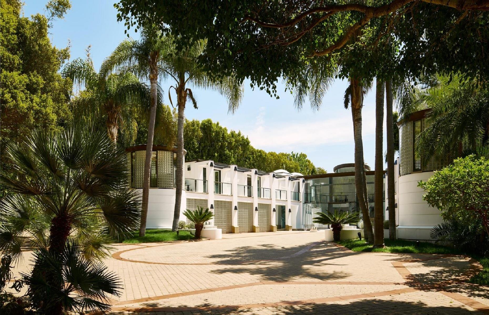 Glass mansion, California, USA