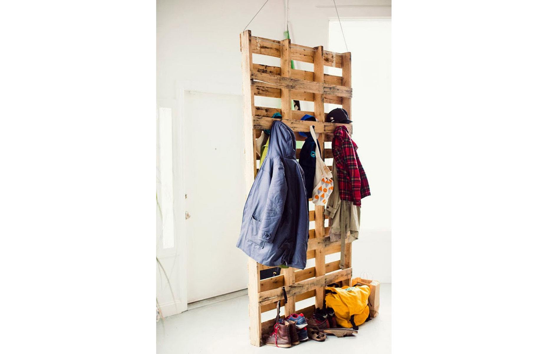 Hang a pallet coat rack