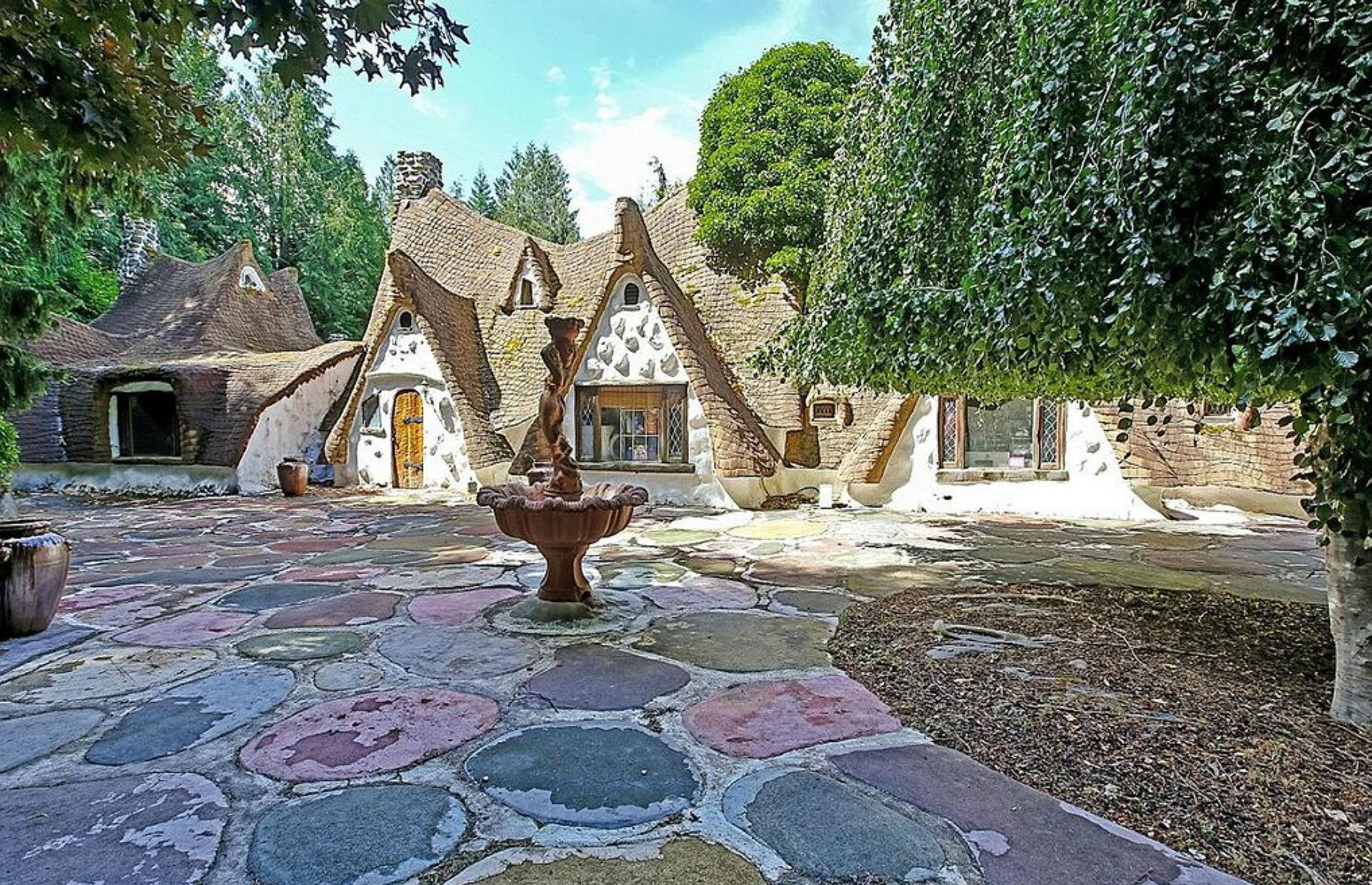 Snow White's Cottage, Washington, USA