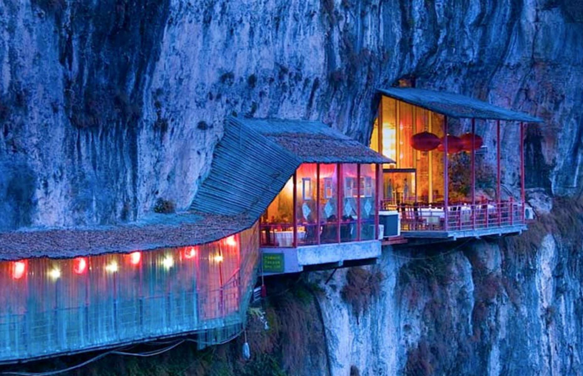 Fangweng: Yichang, China