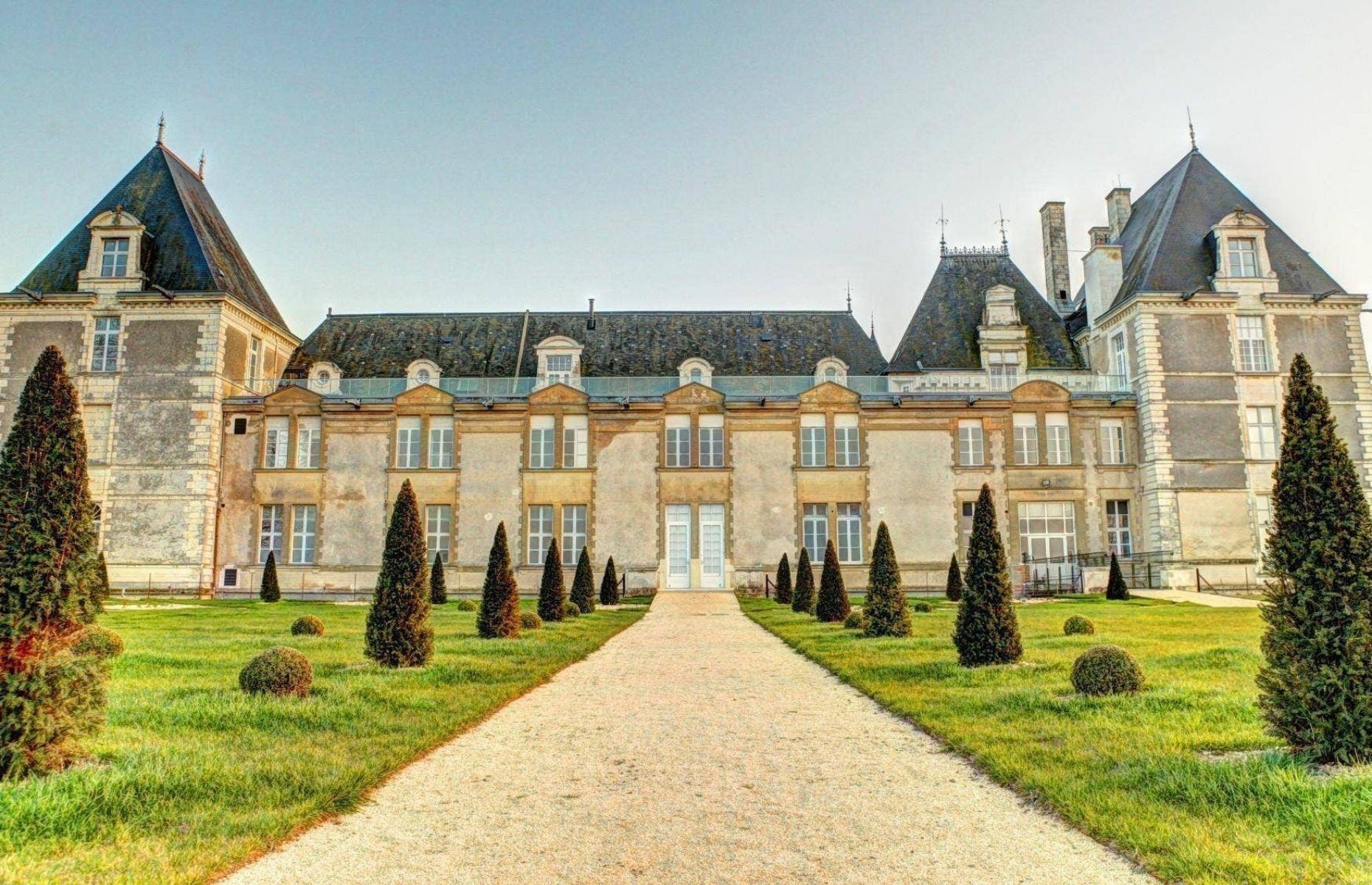 Thumbnail for Turn Ordinary House Into A Chateau