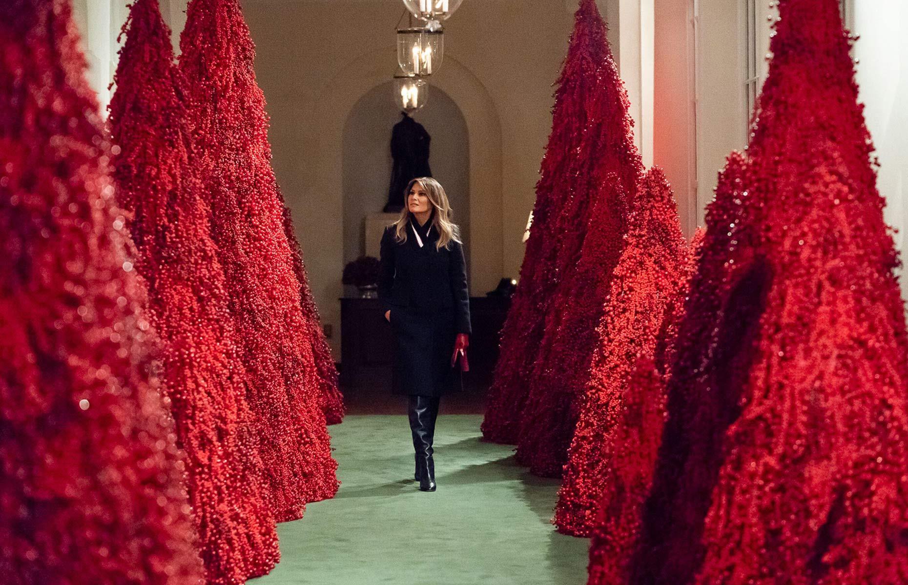 Häme für Melanias Weihnachts-„Blutbäume“ 