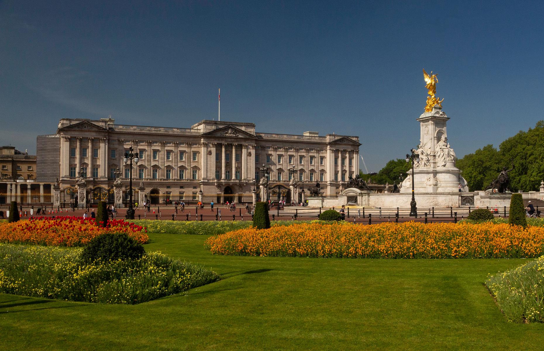 Buckingham Palace, total cost: £369 million ($466m)