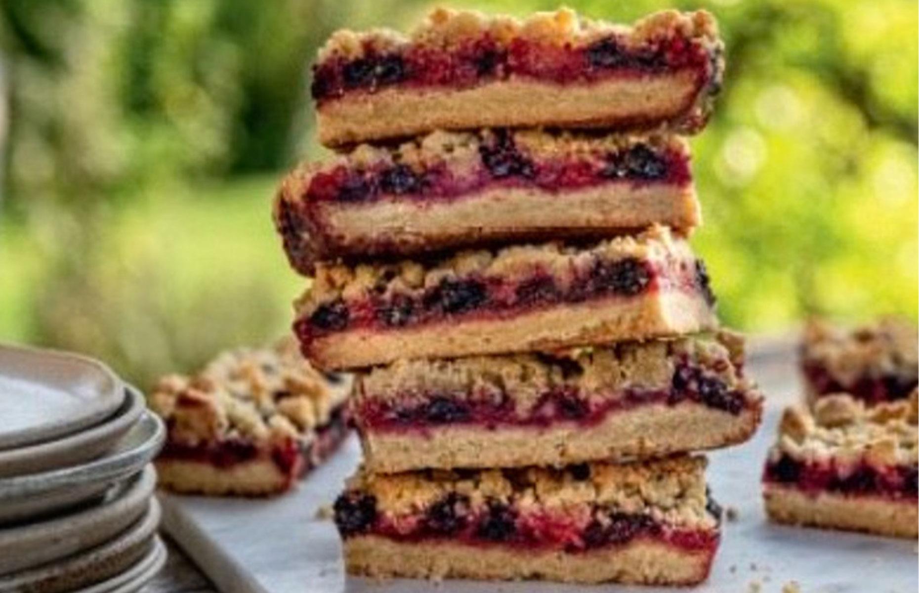 20. Vegan forest fruit crumble bars