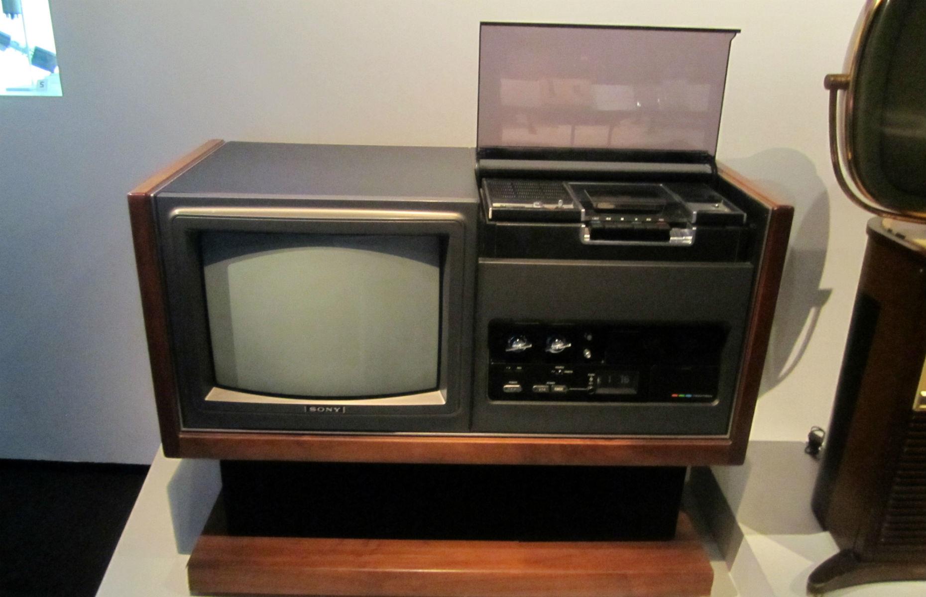 1968: colour TV set