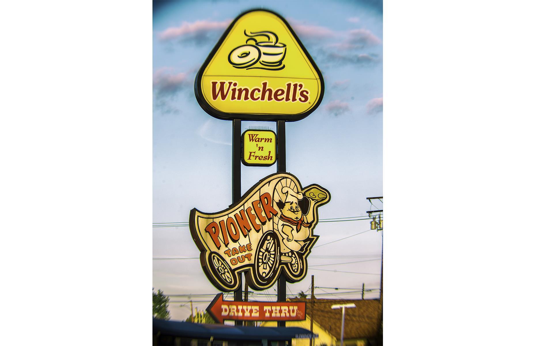 1960s: Pioneer Chicken