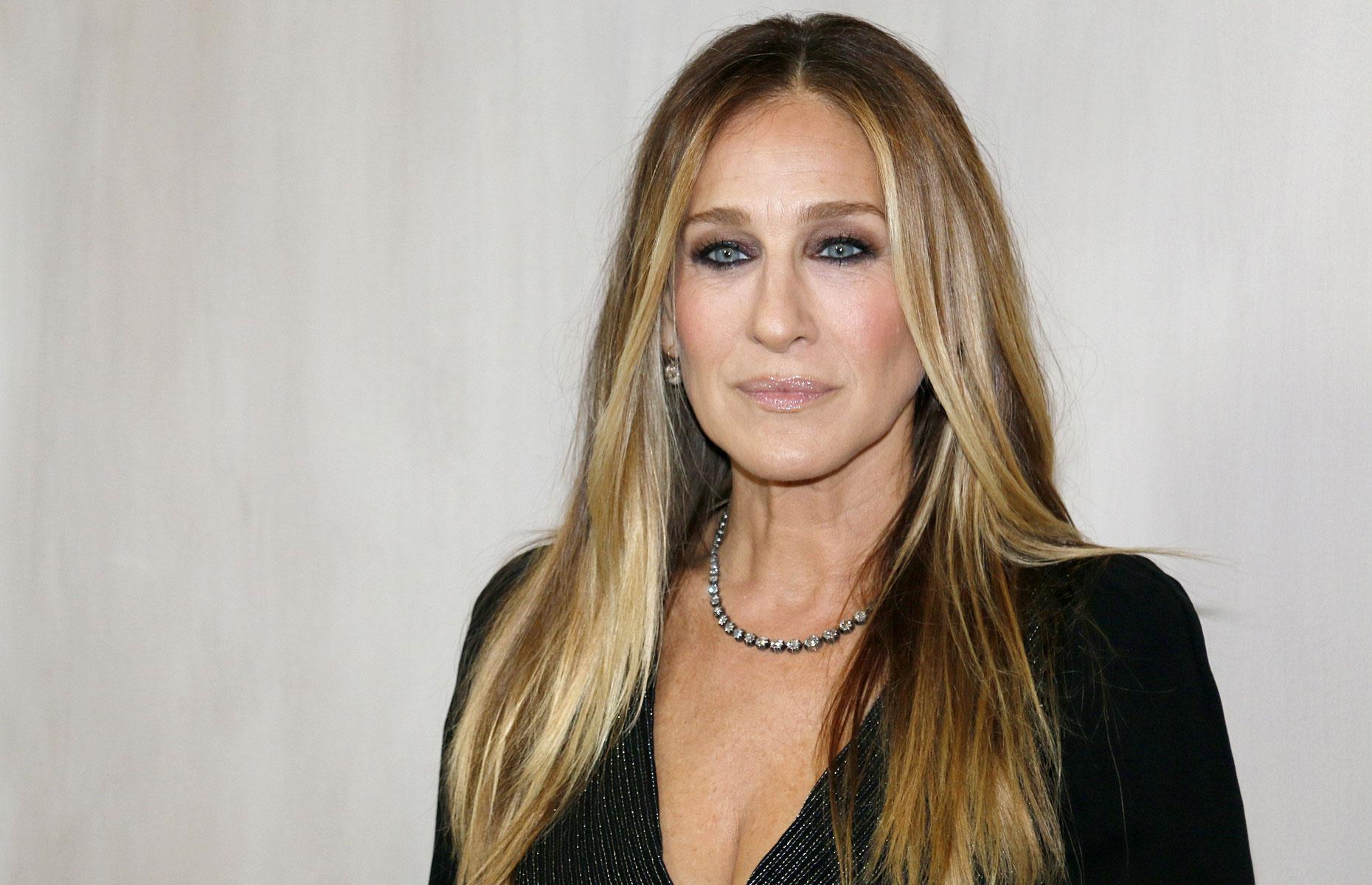 Sarah Jessica Parker loves to knit