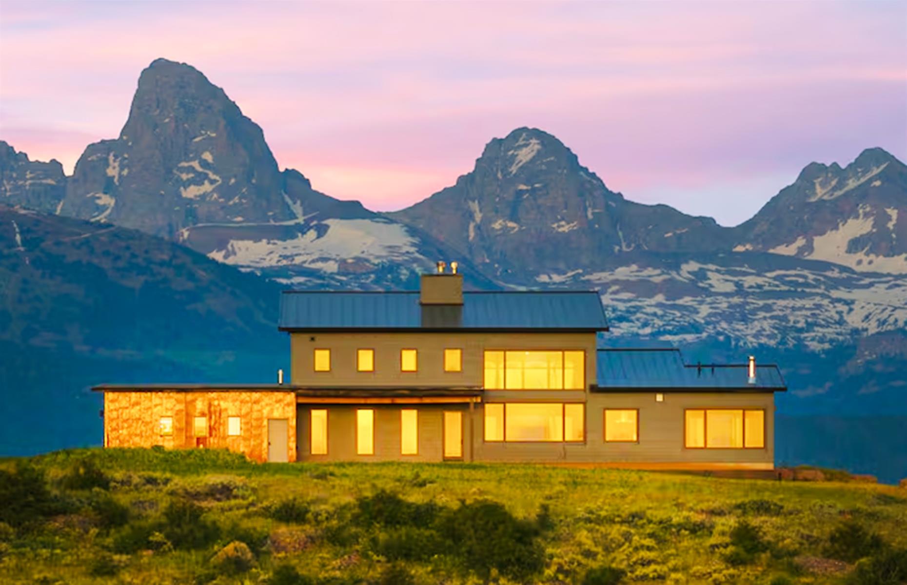 Spectacular properties with mountain views
