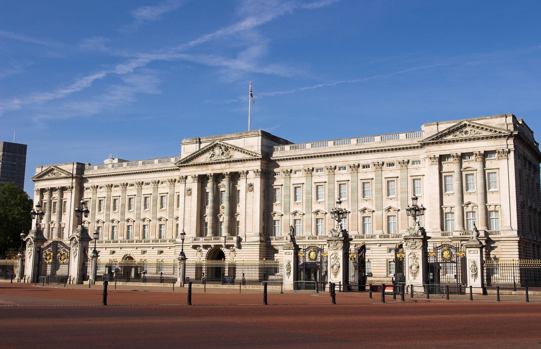 Das Meisterwerk: Ostfassade des Buckingham-Palastes, London, Großbritannien