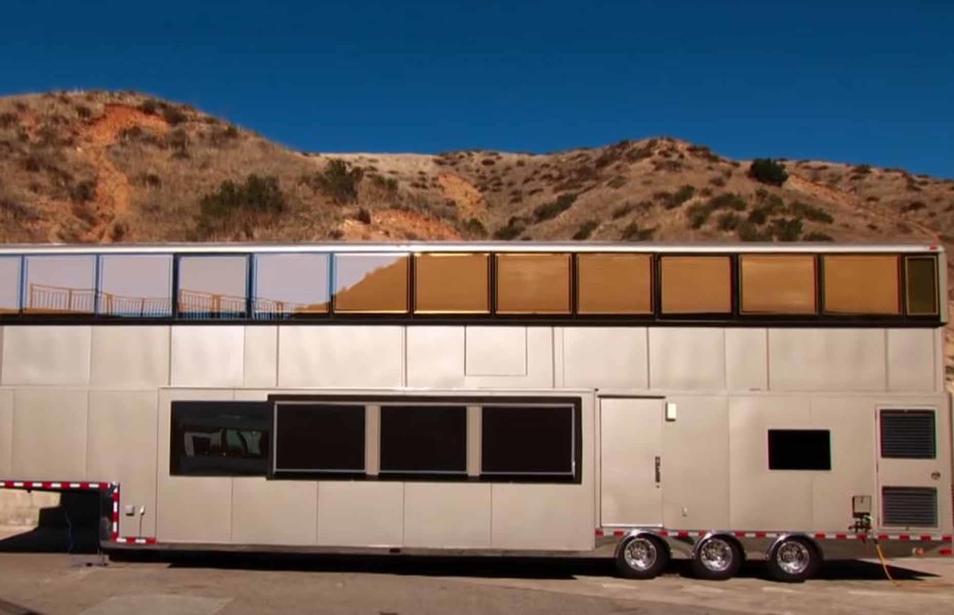 Simon Cowell's high-tech trailer