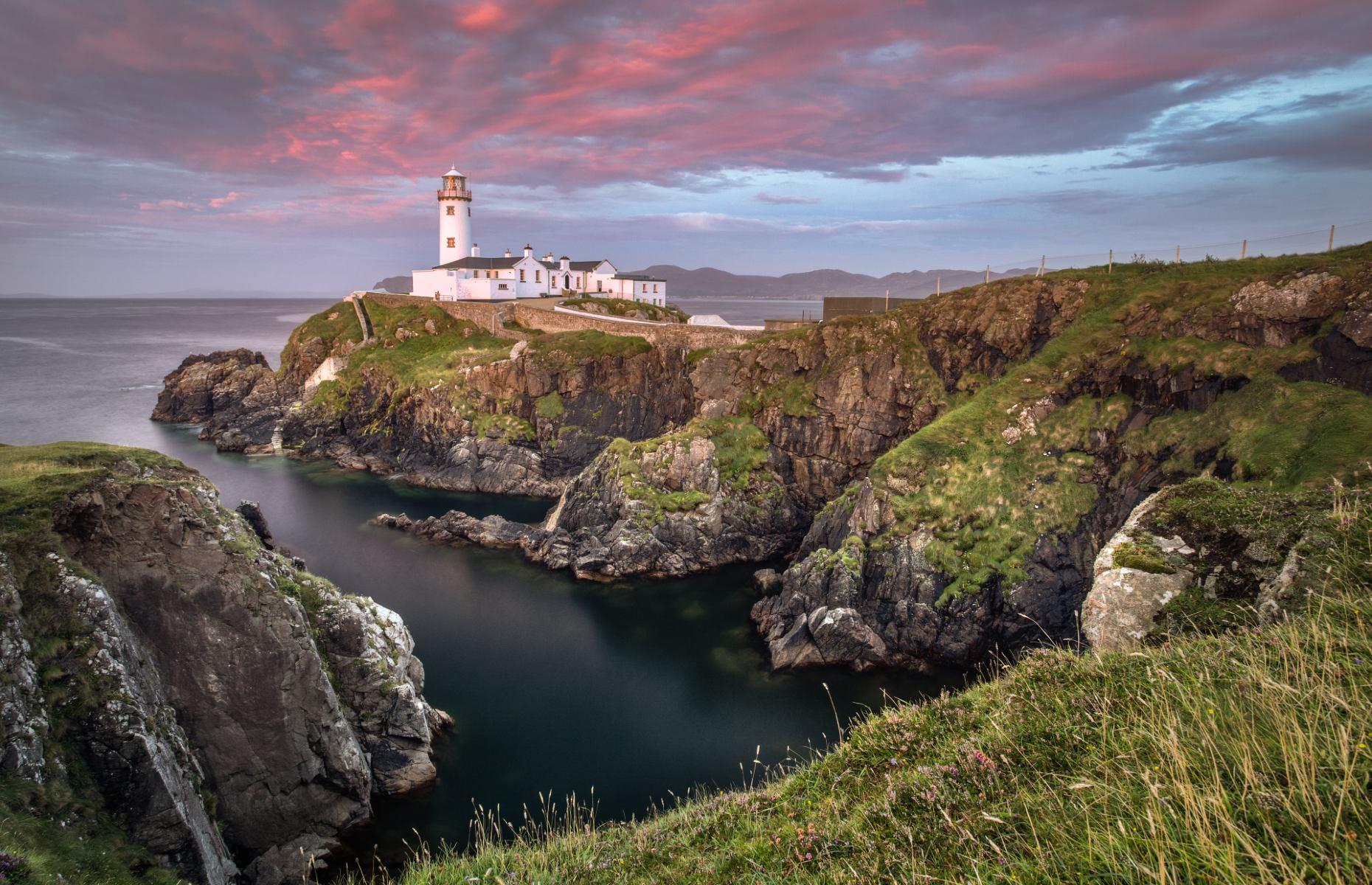 World s Most Beautiful Lighthouses Lovemoney