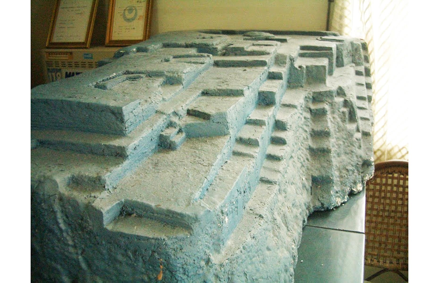 Monumento a Yonaguni, Yonaguni, Japón