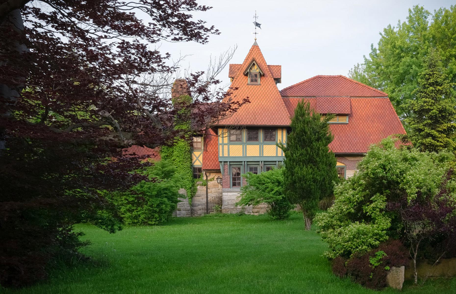The carriage house 