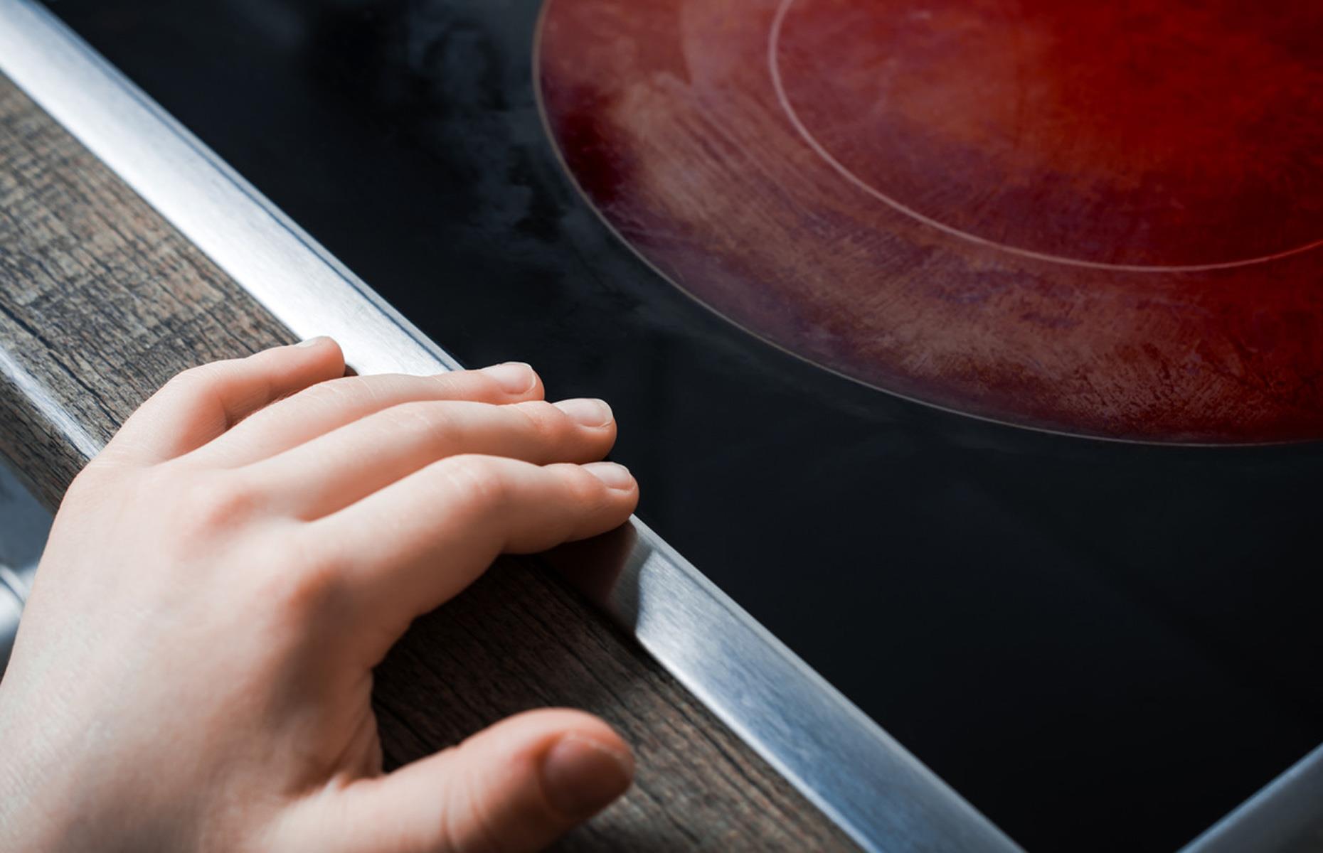 Hot plate scolds