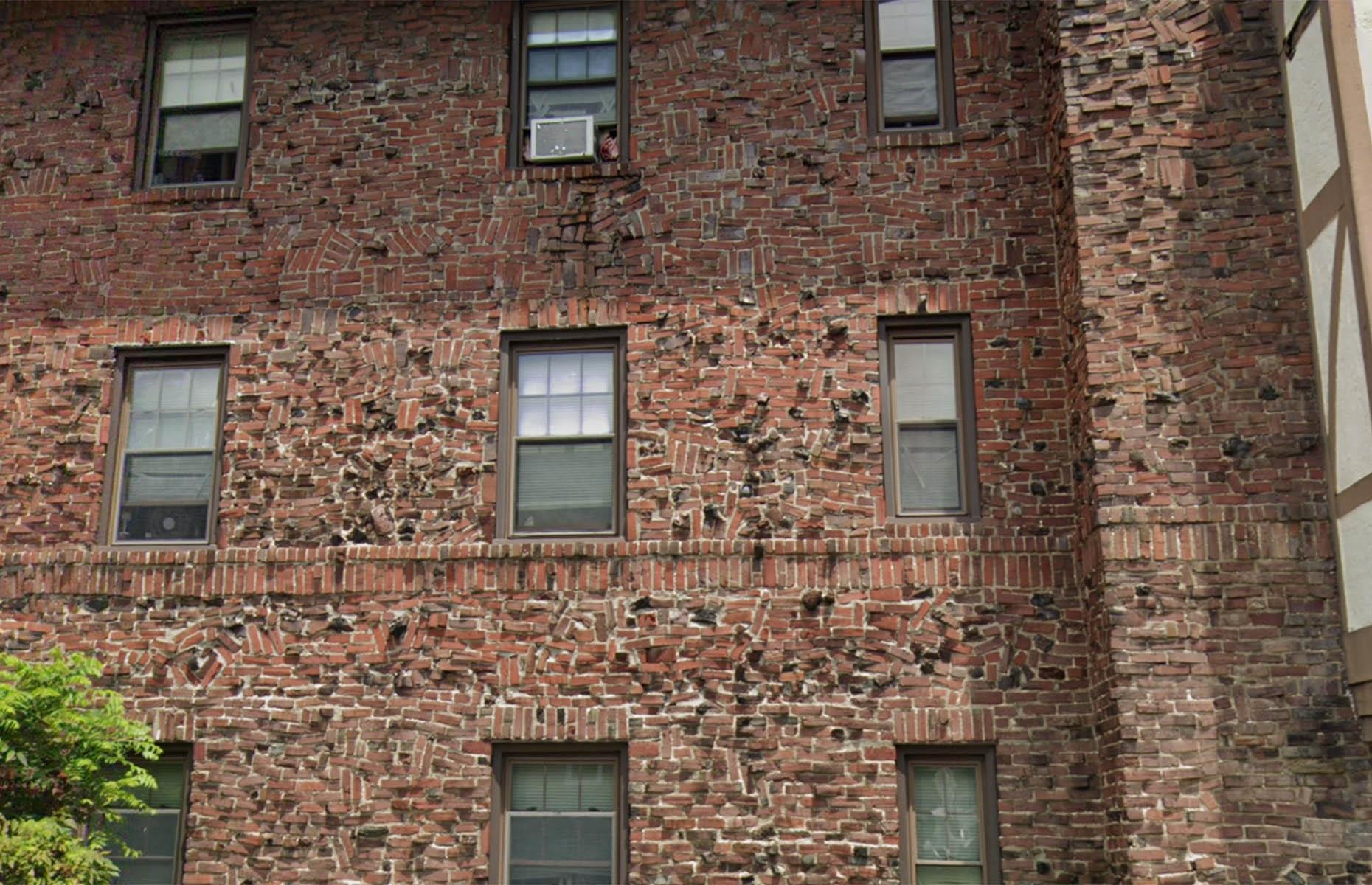 Crooked bricklaying 