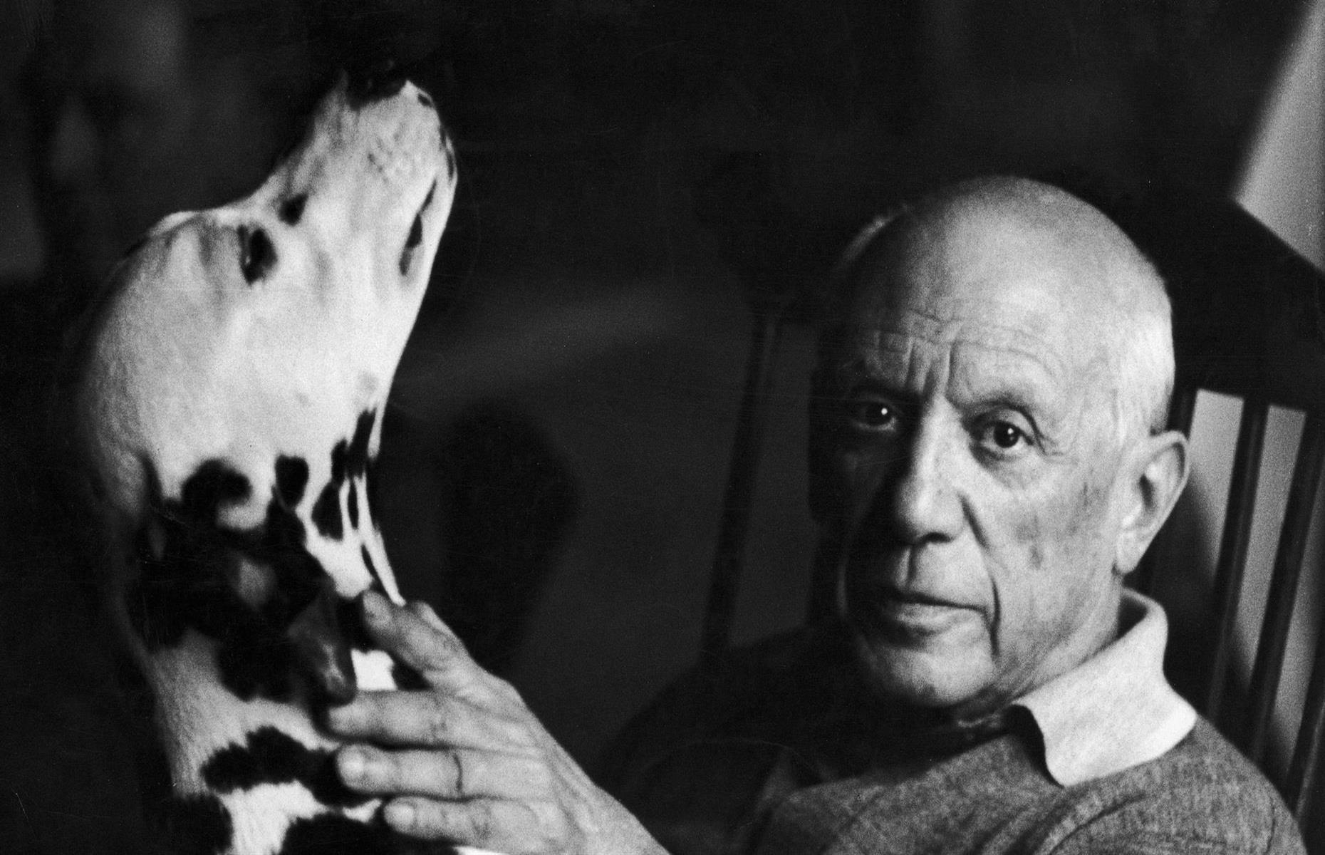 1961: Pablo Picasso and pet dalmatian Perro 